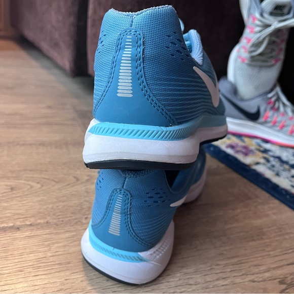 3 pairs of Women’s Nike Shoes - Picture 15 of 16